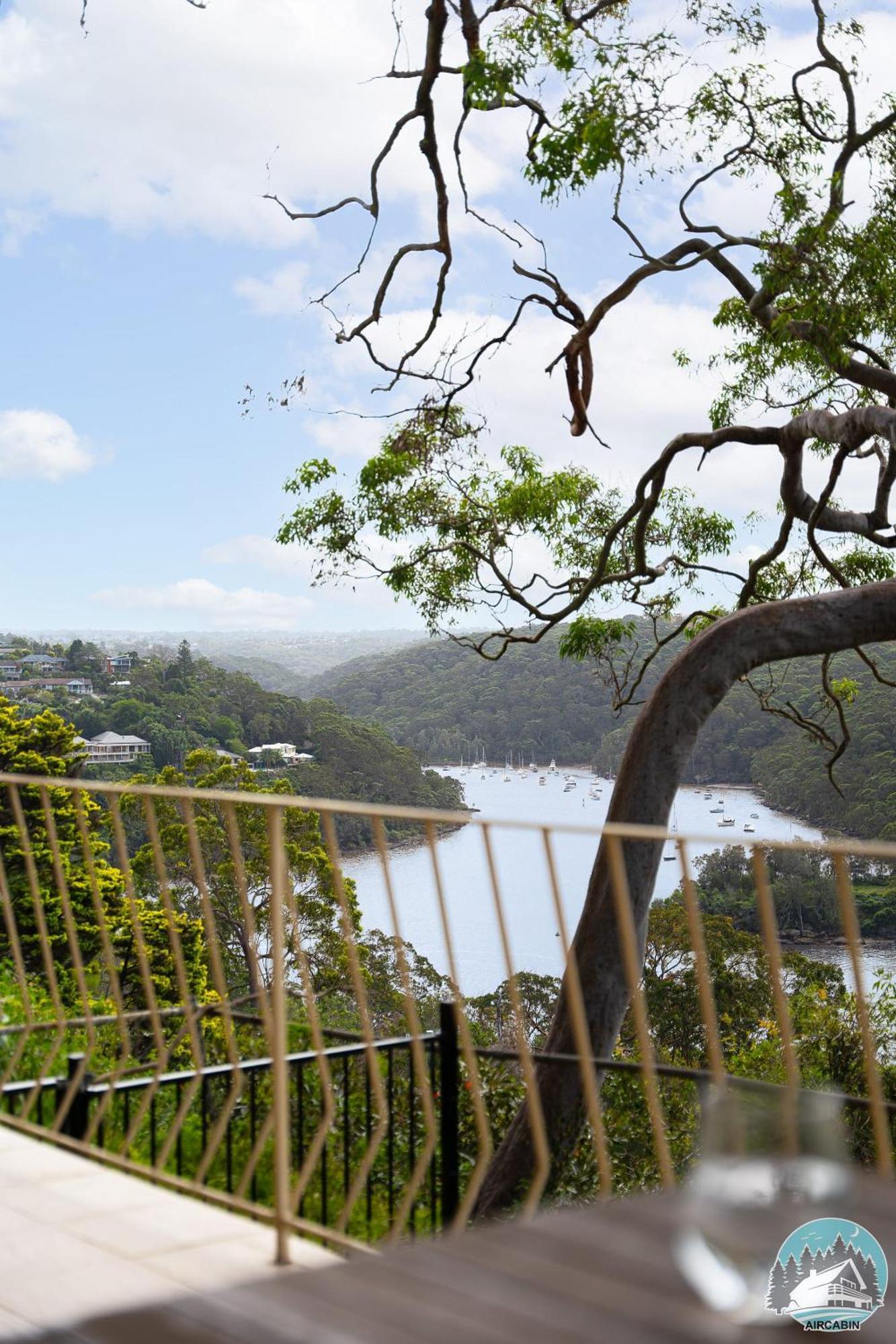 Holiday home Spacious 4-bed Water Views In Castle Cove